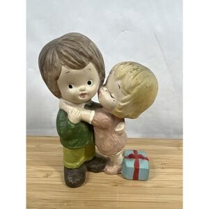 Vintage HOMCO 5201 Girl Kissing Boy‎ Figurine Made in Japan Ceramic